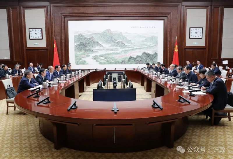 深化部市合作推动人工智能赋能新型工业化座谈会召开，尹力、金壮龙、殷勇讲话